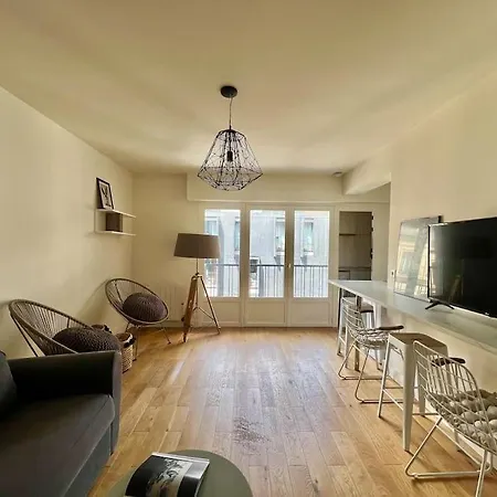 Aux Batignolles - Le Cocon Parisien - 28mc Apartment Paris